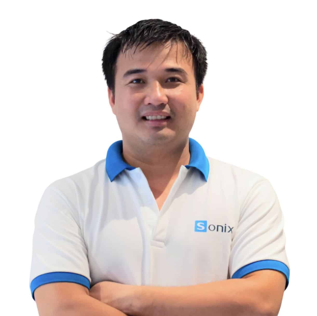 About Us 30 Hình ảnh nhân viên Sonix trong trang phục công ty, thể hiện sự chuyên nghiệp và thân thiện.